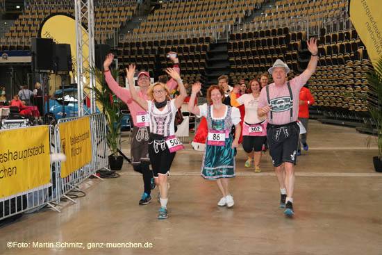 8. Münchner Trachtenlauf am 07.10.2017 im Rahmenprogramm des 32.. München Marathons (©Foto:Martin Schmitz)